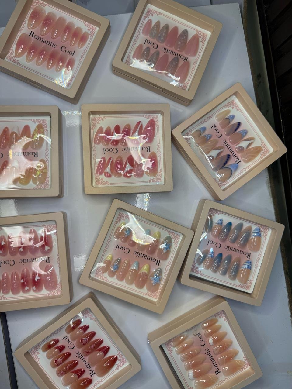 Lady Hand Nail Box